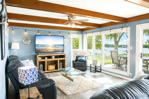 Direct lakefront home with Tritoon boat rental 