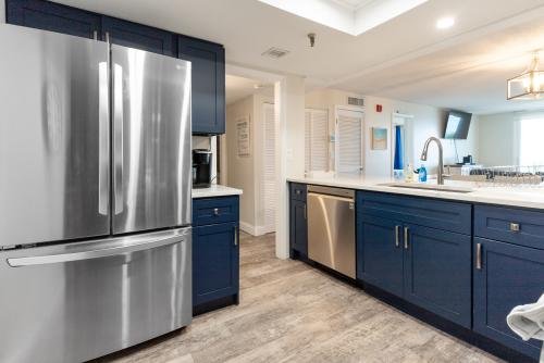 Fully equipped kitchen with all appliances and cooking utensils