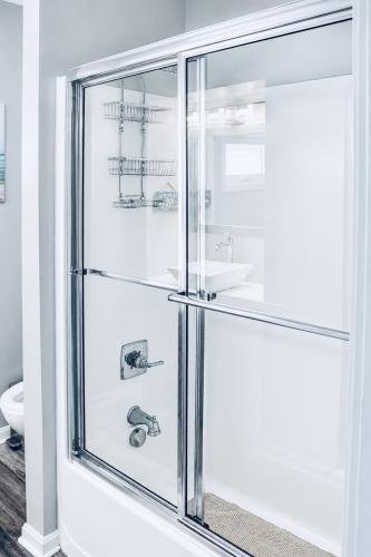 Second bathroom shower